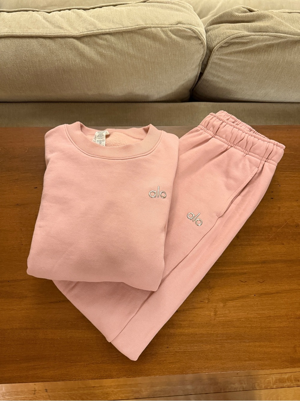 Alo Accolade Vintage Pink Sweat Set - Picture 1 of 3